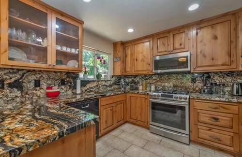 Apple Hill House | Relaxing Pine View Paradise near Wineries and Orchards