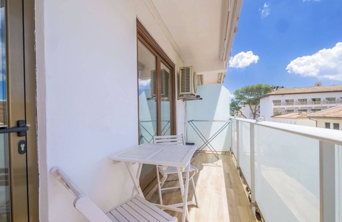 Puerto de Pollensa Apartment | Charming Oceanfront Apartment with Great Views near Beach