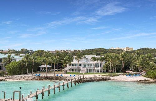Islamorada House | Discover Pineapple Beach: Family-Friendly with Pool Access