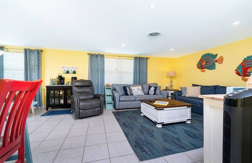 Englewood Villa | Beachside Bliss: Pineapple Express with Ocean Views