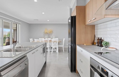 Cessnock House | Pineapple House Furry Friends Welcome