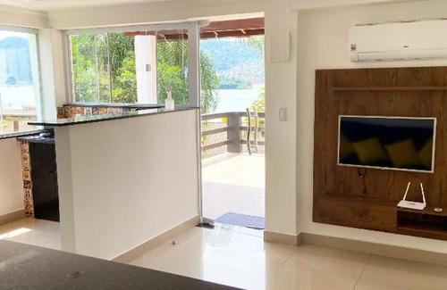 Marinas House | Cozy Pineapples Casa Angra with Ocean Views & Family Friendly
