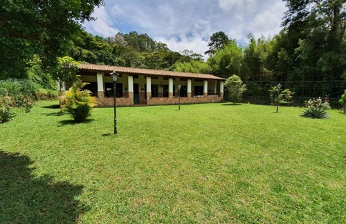 Nova Friburgo House | Family-Friendly Pineapples Frib174 - Ideal for Groups