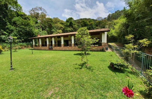 Nova Friburgo House | Family-Friendly Pineapples Frib174 - Ideal for Groups