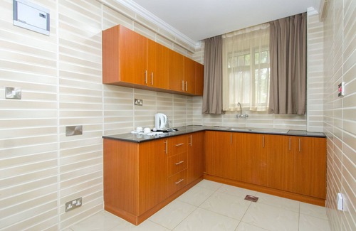 Kisumu Hotel | Invite Comfort at Pinecone Hotel with Pool & Restaurant