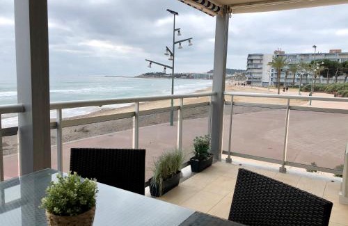 La Pineda Apartment | Beachfront Bliss at PINEDA BEACH with Ocean Views