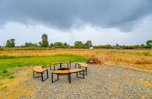 Pinedale House | Pinedale Getaway Near Hiking, Skiing and Lakes!