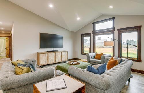 Pinedale House | Pinedale Getaway Near Hiking, Skiing and Lakes!