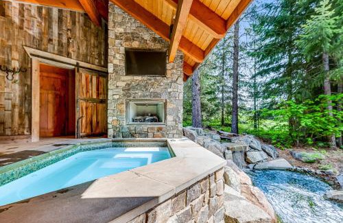 Cle Elum House | Pinegrass Getaway: Family-Friendly Retreat with Hot Tub