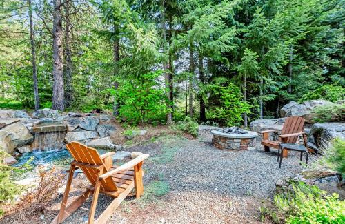 Cle Elum House | Pinegrass Getaway: Family-Friendly Retreat with Hot Tub