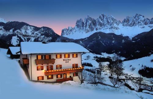Funes House | Guest Rated Pineiderhof: Pet-Friendly Family Retreat