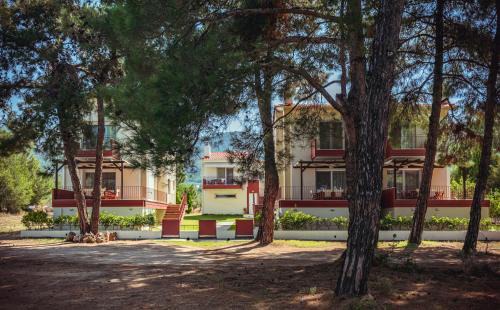 Skala Rachoniou House | Pet-Friendly PineReef Blue with Ocean Views & 9.7/10 Rating