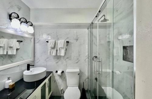 Arouca Apartment | Discover Pineridge Hideaway: 9.7 Rated Poolside Escape