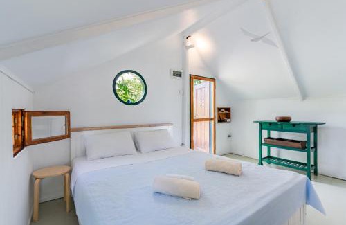 Kassandra House | Pet-Friendly Escape at Pinetree Cabin by halu! Villas