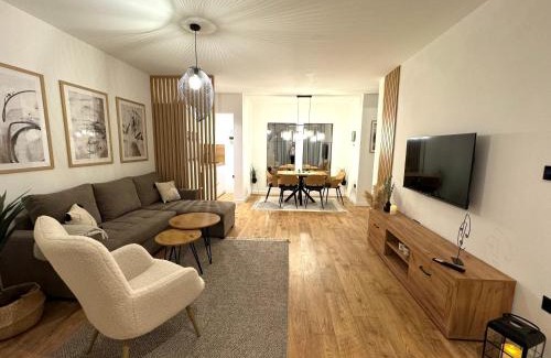 Kasidoli Apartment | Outstanding PineTree Jahorina: Family-Friendly Hot Tub Retreat