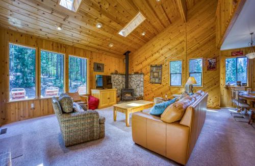 Camp Connell House | Pinetree Paradise: Family-Friendly Escape in Nature