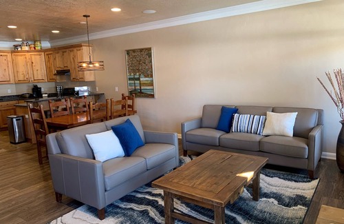 Ogden Condo | Experience Pineview Lakeside: Pool, Jacuzzi & Scenic Views