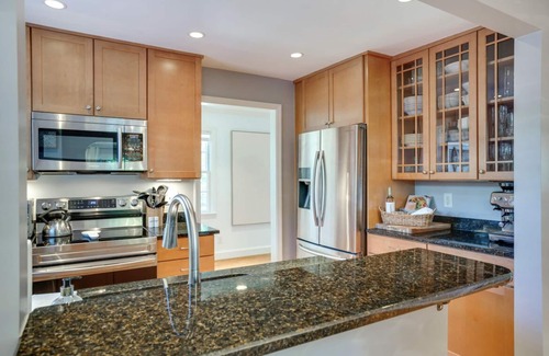 Southwest Raleigh House | Experience Pineview Place - Hayes Barton’s Private Outdoor Oasis