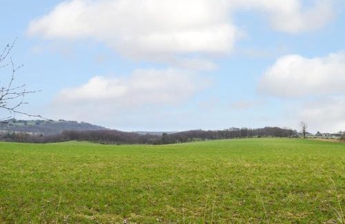 Dunfermline House | Pet-Friendly Pinewood Cabin with Hot Tub & 9.5/10 Rating