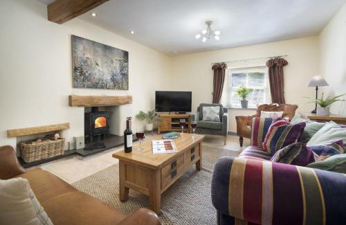 Low Newton House | Cozy Pinewood Cottage: Guest Rated 9.3, Pet Friendly Stay
