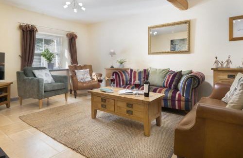 Low Newton House | Cozy Pinewood Cottage: Guest Rated 9.3, Pet Friendly Stay
