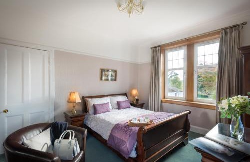 Leuchars House | Experience Pinewood Country House: Eco-Friendly Retreat