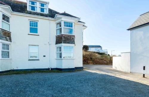 Trebetherick House | Discover Pinewood Flat 5: Family-Friendly Retreat