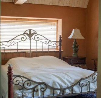 Maentsaelae Hotel | Pet-Friendly Pinewood Guesthouse – Rated 9/10 for Comfort
