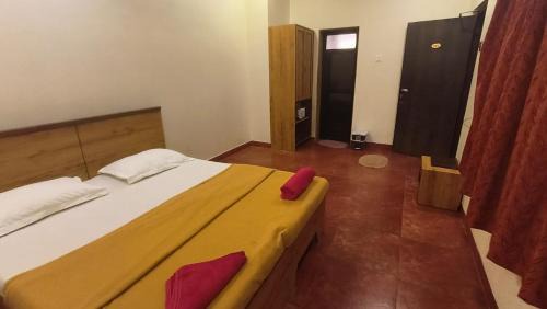 Karjat Hotel | Relax at Pinewood Resort: Family-Friendly with Pool Access