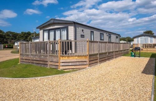 Wells-next-the-Sea Cabin | Explore Pinewoods Beach Luxe no.2 – Pet-Friendly Retreat