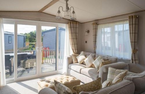 Wells-next-the-Sea Cabin | Explore Pinewoods Beach Luxe no.2 – Pet-Friendly Retreat