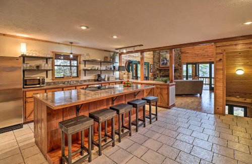 Boswell House | Elegant Piney Bluff Retreat with Mountain Views & Family-Friendly