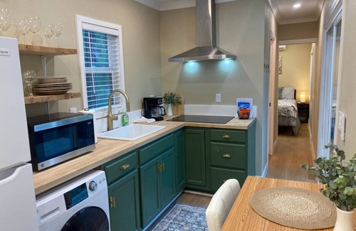 Nacogdoches Apartment | Exceptional Piney Woods Tiny Home with Lake View & Breakfast
