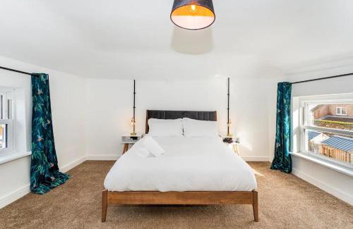 Wistow House | Experience Comfort at Pinfold House - Pet & Child Friendly