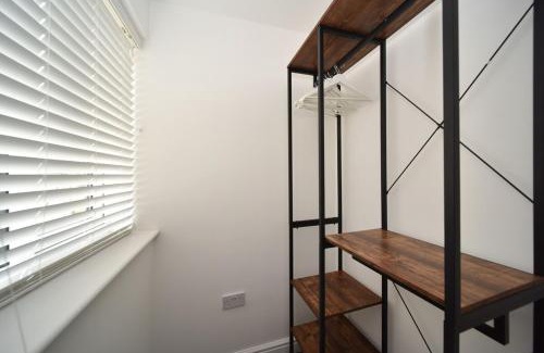 Macclesfield Apartment | Explore Pinfold Suite - Family-Friendly Chester Road Apartments
