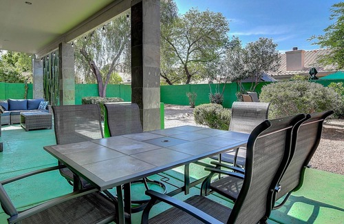 Avondale Villa | Ping Pong! Billiards! Fire Pit! Inner Sound System