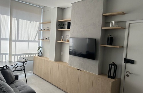 Jardins Apartment | Pinheiros, Bauhaus,completo, Novo, Iluminado, Excelente Localização
