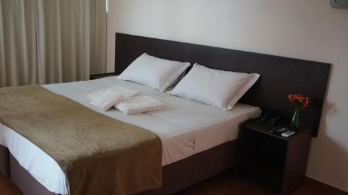 Sector Aeroporto Hotel | Budget-Friendly Stay at Pinheiros Hotel with Breakfast