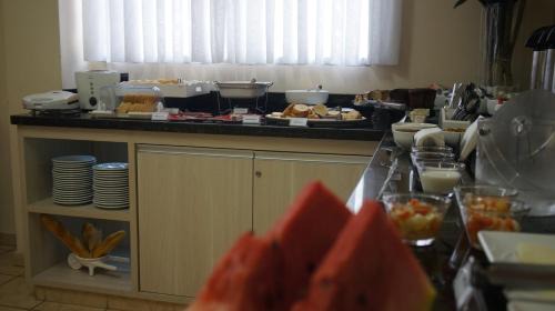Sector Aeroporto Hotel | Budget-Friendly Stay at Pinheiros Hotel with Breakfast
