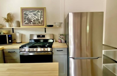 Blackshear-Prospect Hill House | Pink Bungalow . Sweet Location. Walkability