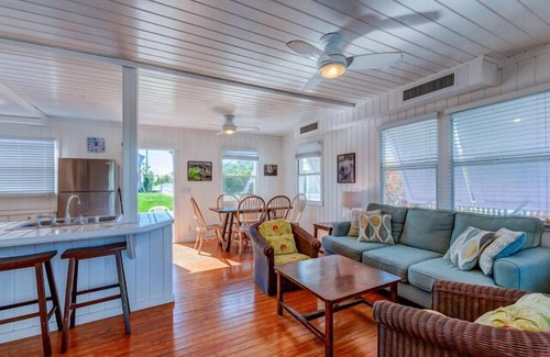 Hope Town House | Discover Pink Coral: Your Oceanfront Paradise Retreat!