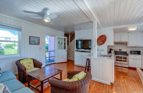 Hope Town House | Discover Pink Coral: Your Oceanfront Paradise Retreat!