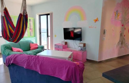 Għadira Apartment | Pink Fairy Paradise Penthouse: Family & Pet Friendly Retreat