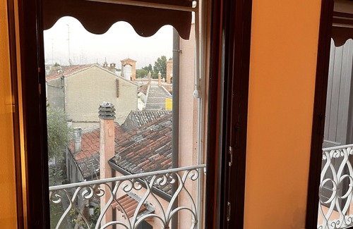 Comacchio Apartment | Cozy Pink Flamingo Accommodation with Family-Friendly Amenities