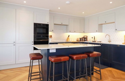 Mevagissey House | Pet-Friendly Pink House with Ocean View in Mevagissey