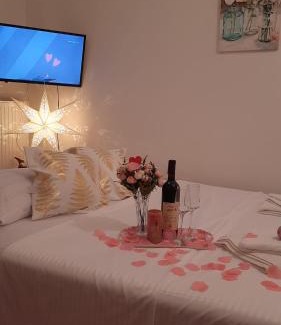 Doboj Apartment | Pet-Friendly Getaway at Pink Panter Hotel for Families