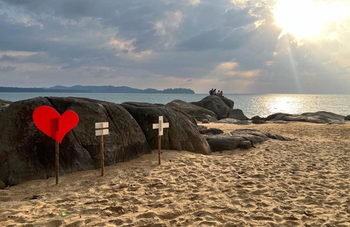 Lam Kaen Apartment | Kid-Friendly Ocean View at Pink Panther in KhaoLak