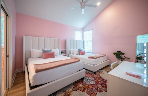 Austin House | Paradise Awaits: Heated Pool, Spa & 10/10 Guest Rating