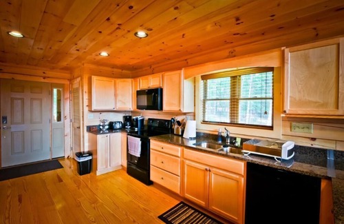 Luray Cabin | Family-Friendly Pinnacle Cabin: Your Perfect Getaway Retreat