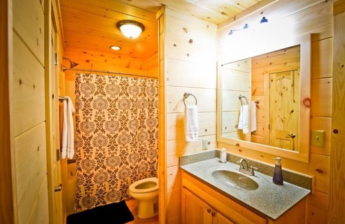 Luray Cabin | Family-Friendly Pinnacle Cabin: Your Perfect Getaway Retreat
